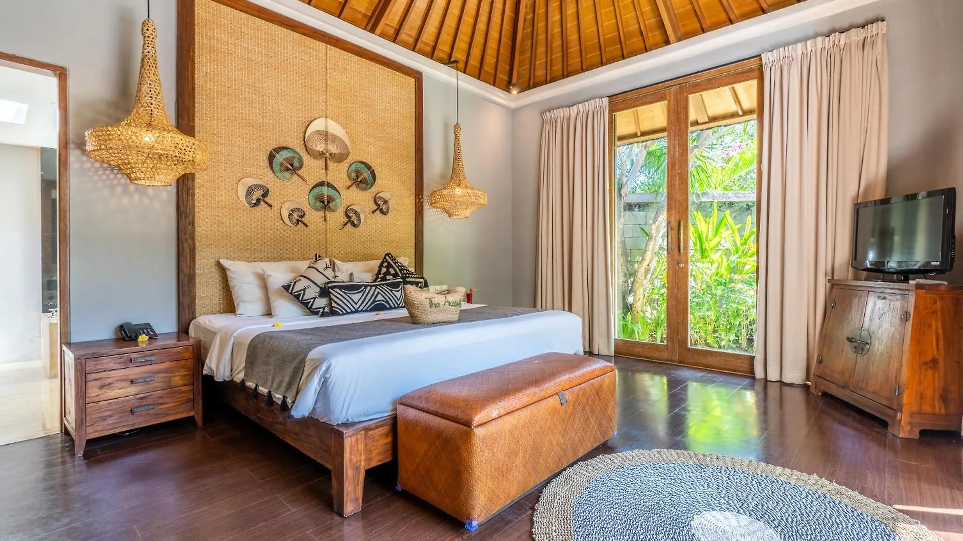 The Akasha Seminyak Bali Luxury Villas 4*, Семиньяк