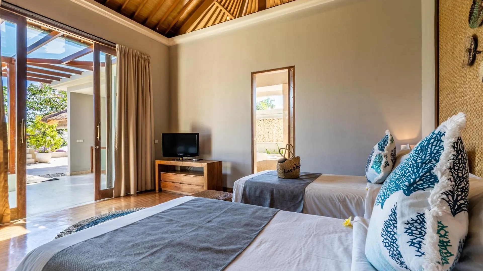 The Akasha Seminyak Bali Luxury Villas Отель Семиньяк