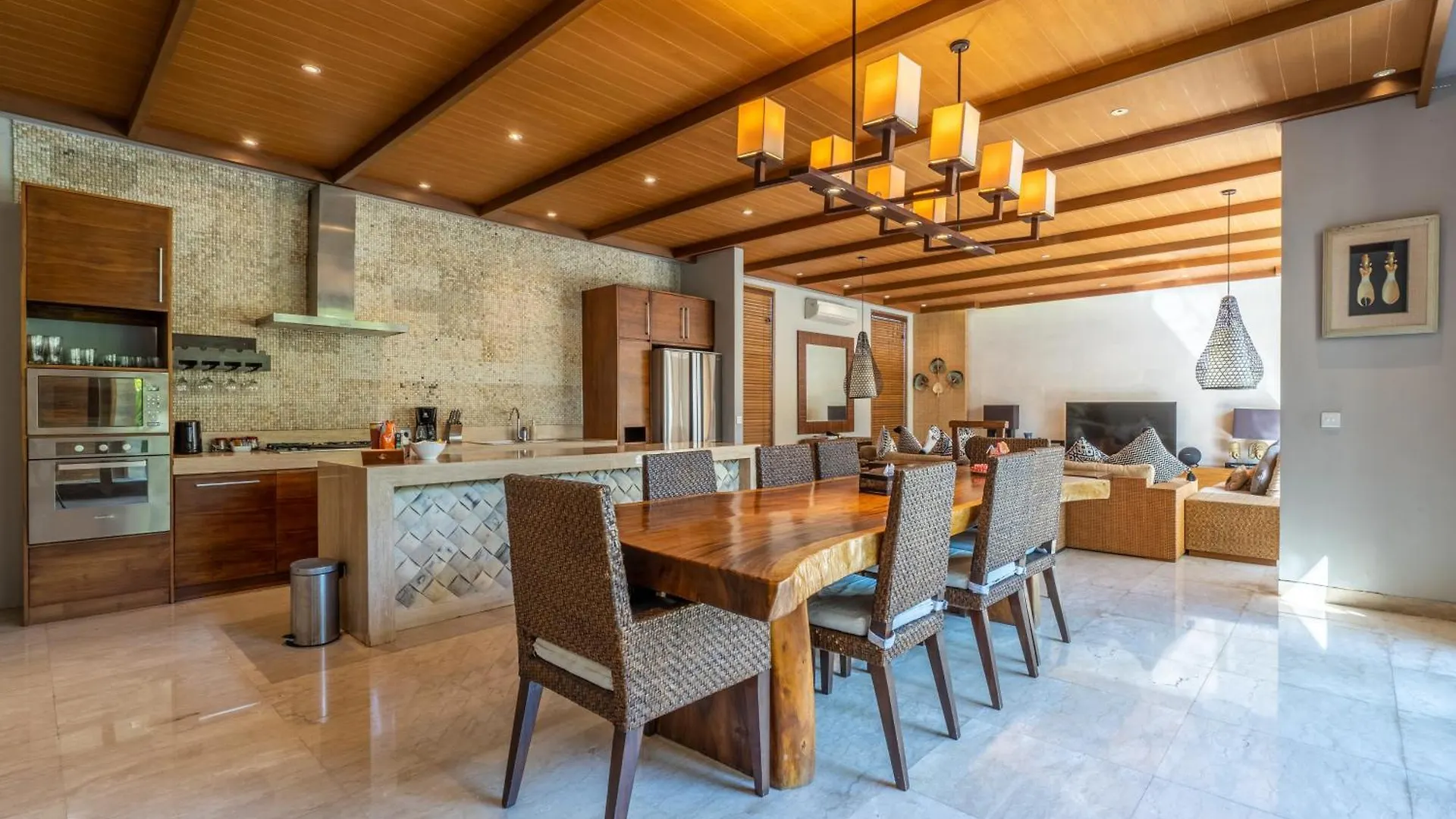 The Akasha Seminyak Bali Luxury Villas 4*, Семиньяк