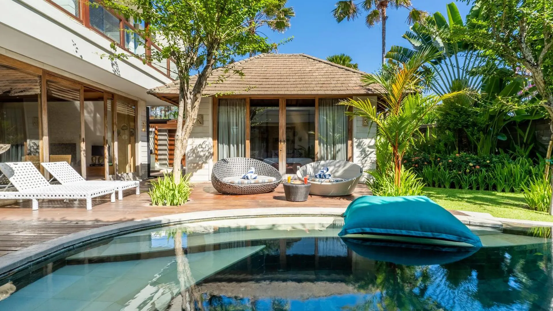 The Akasha Seminyak Bali Luxury Villas Endonezya